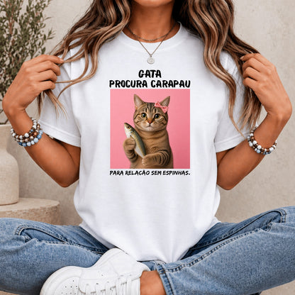 T-shirt personalizada Gata procura carapau