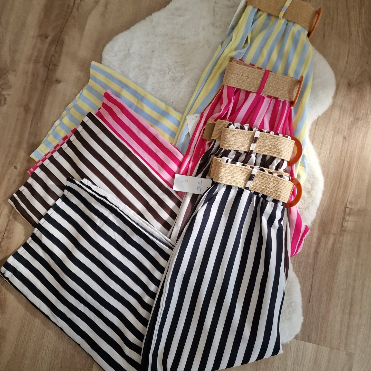Pantalona riscas com cinto incluido