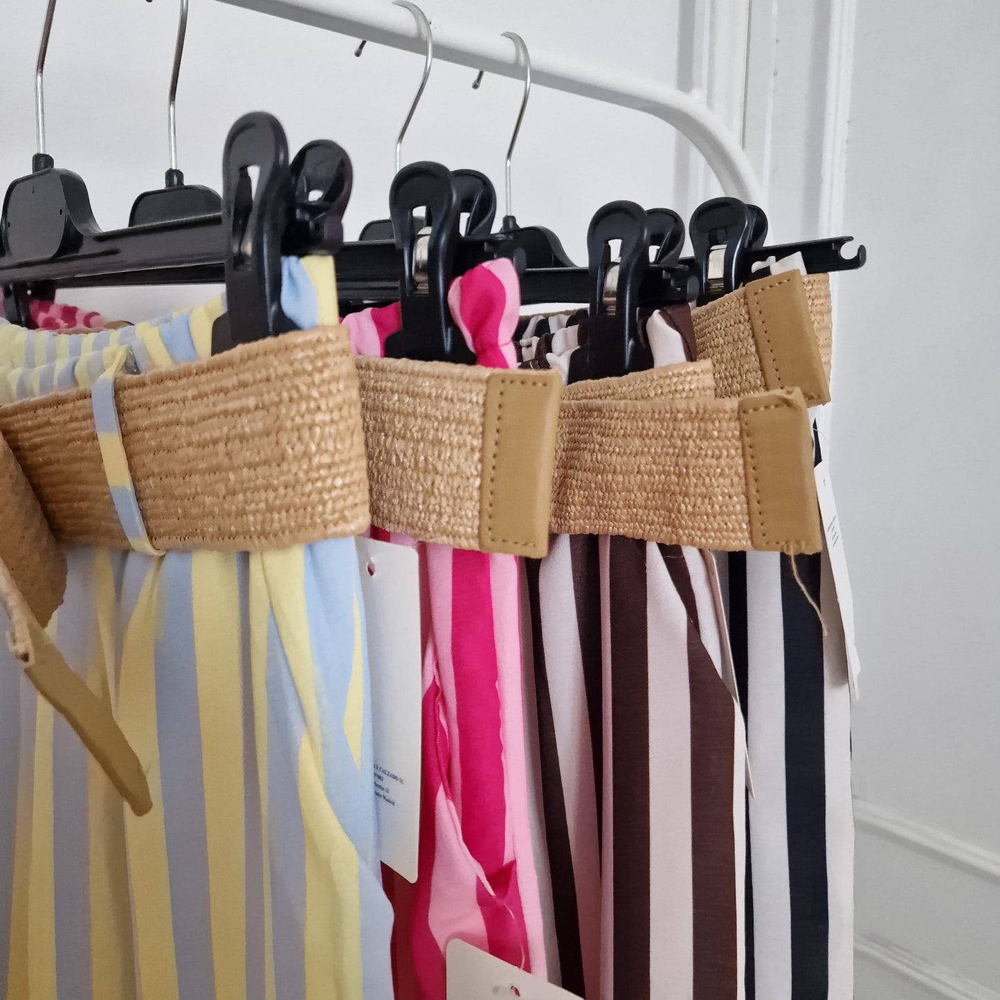 Pantalona riscas com cinto incluido