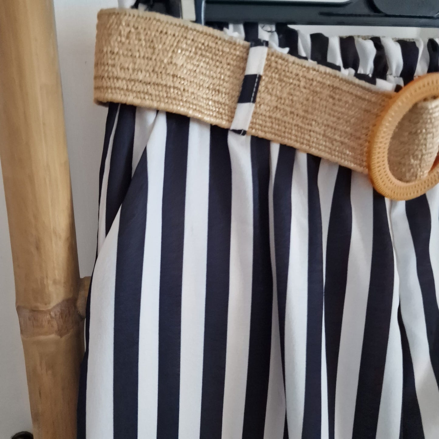 Pantalona riscas com cinto incluido